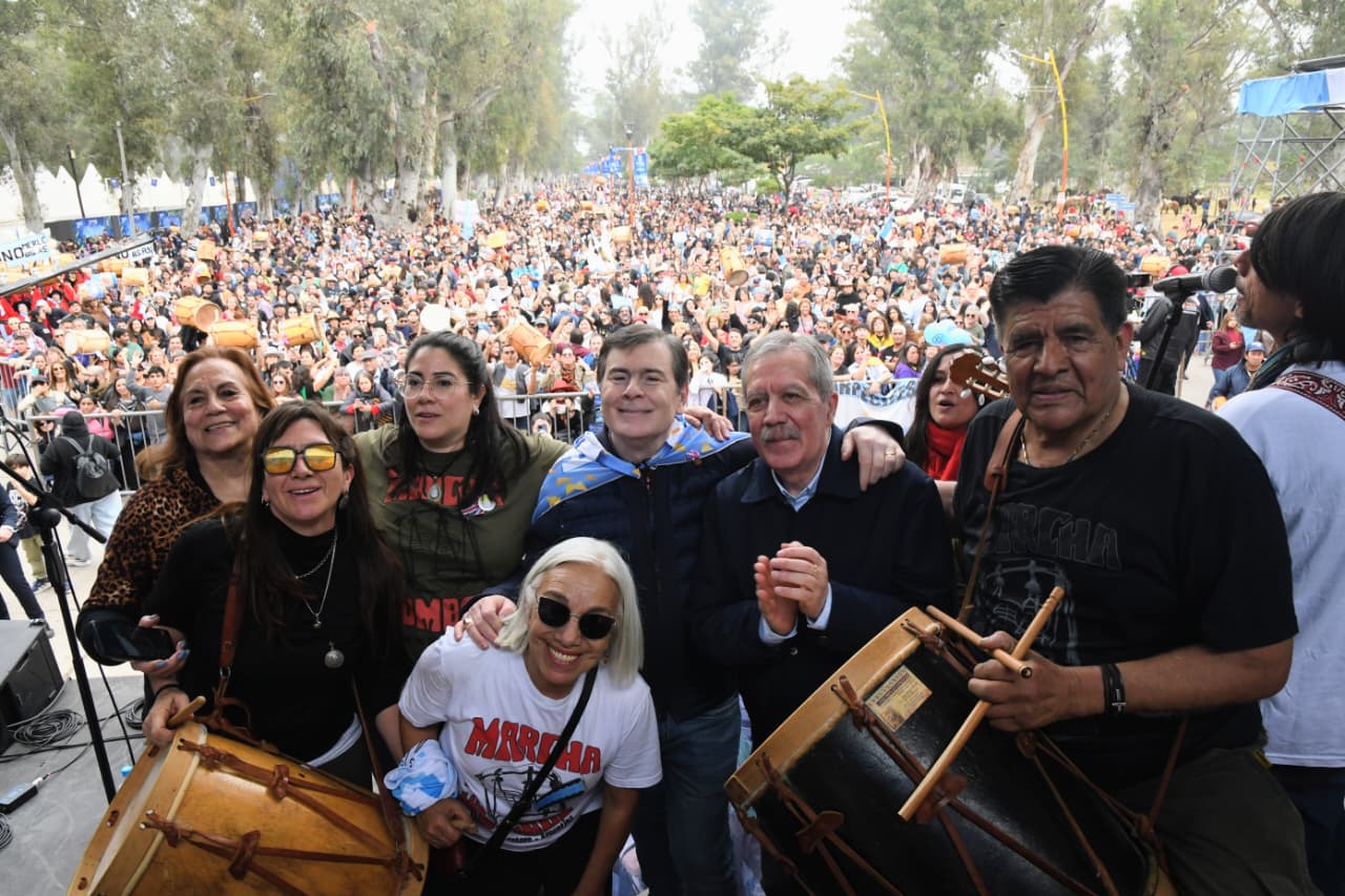 Miles de santiagueños y turistas vibraron en la XXIV Marcha de los Bombos y la XII Marcha de Cuerdas y Fuelles