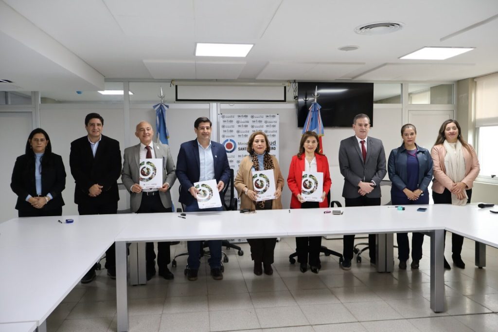 Salud firmó acuerdos para fortalecer la formación en Enfermería y ampliar la atención comunitaria en el sur provincial