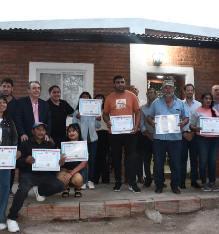 El Gobierno de la provincia entregó viviendas sociales en Villa La Punta