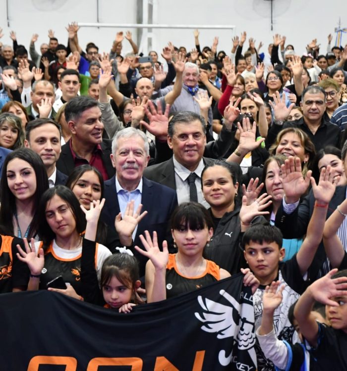 El Gobernador Elías Suárez inauguró el Polideportivo de Icaño
