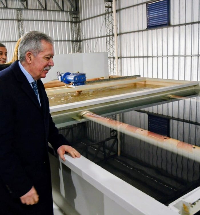 El gobernador Elías Suárez inauguró una planta potabilizadora de agua y entregó viviendas sociales en Pampa de los Guanacos